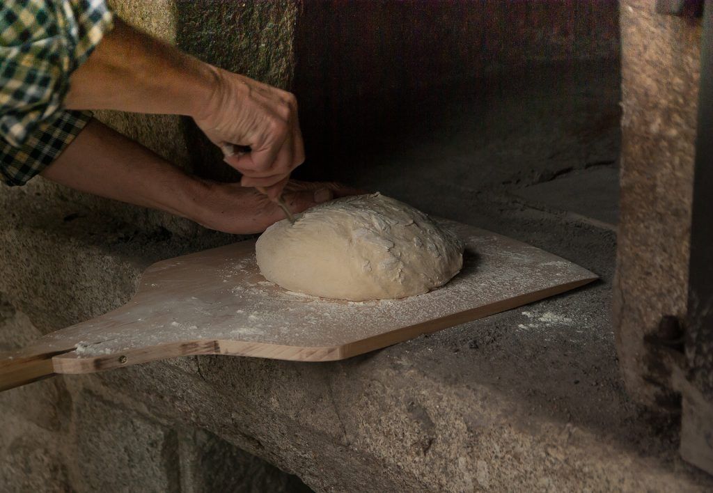 kváskovanie - narezávanie chleba